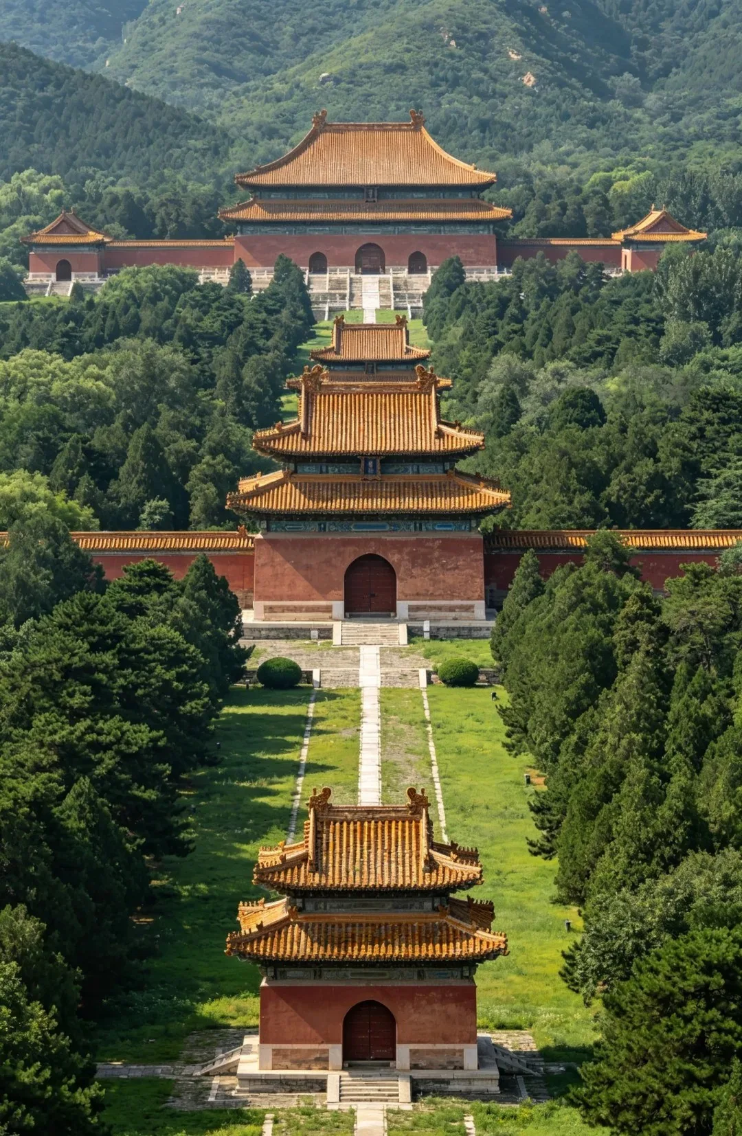 The whole cemetery below Tianshou Hill.