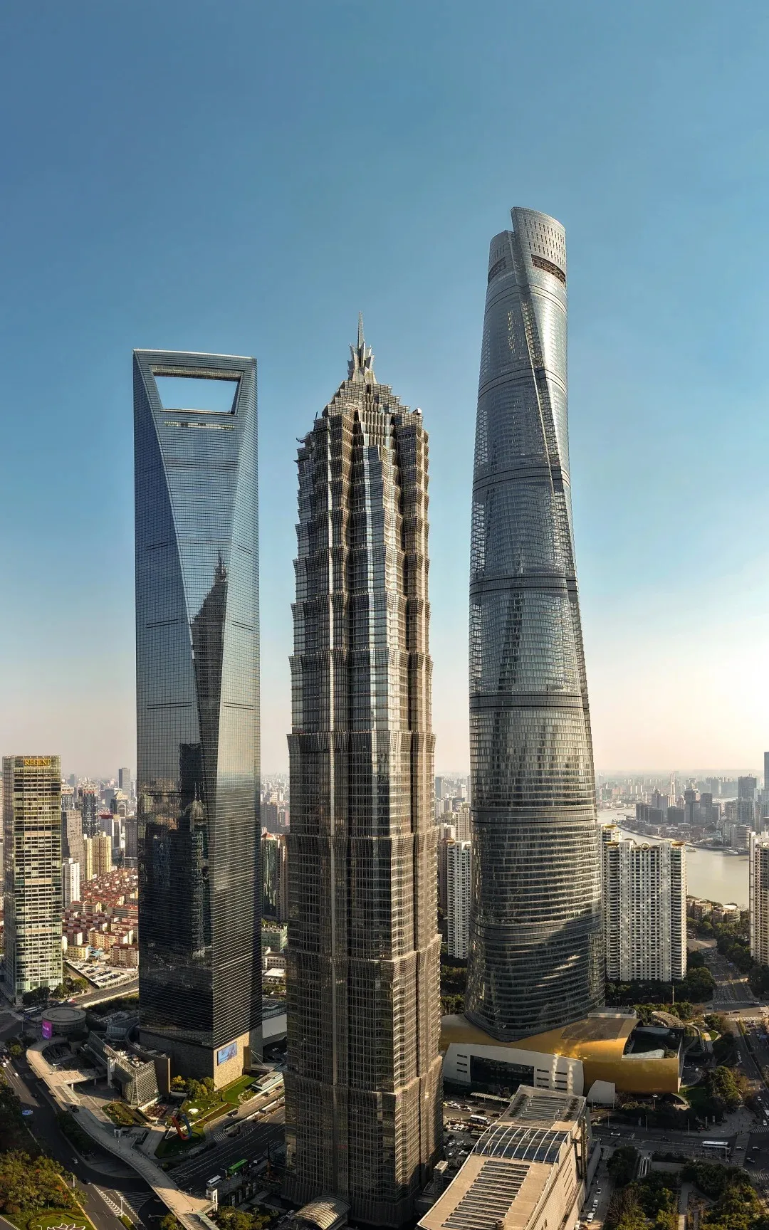 Jin Mao Tower at night