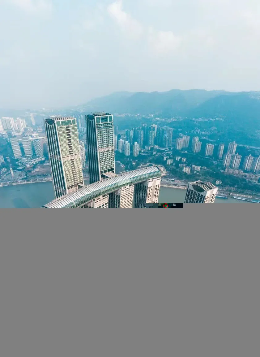 重庆来福士：朝天门上空的八座扬帆巨构